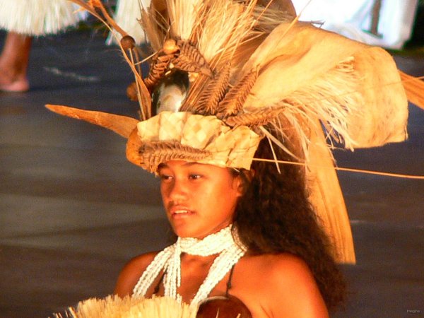 26- Une danseuse du Heiva 